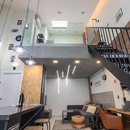 Daire Flatguest Industrial Loft By Marina - Wifi *
