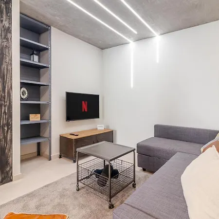 Flatguest Industrial Loft By Marina - Wifi Daire *